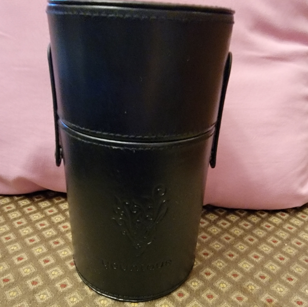 Younique Brush Holder